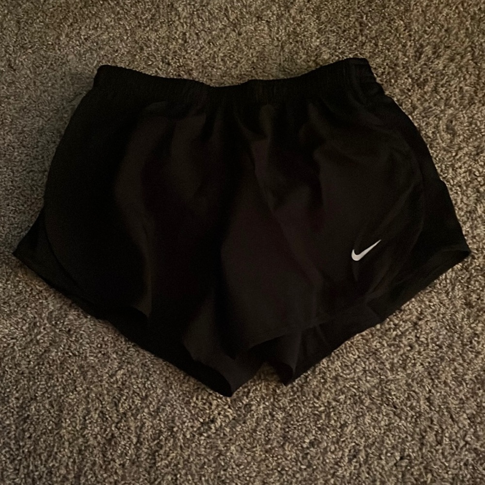 kids black nike shorts